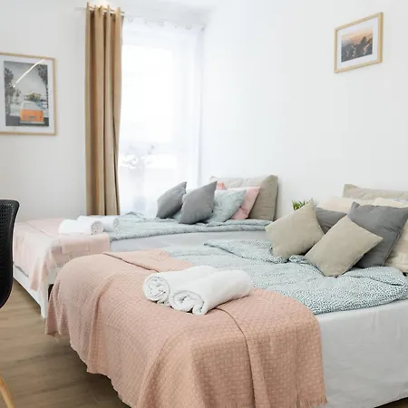 Juliett, C85 Apartment